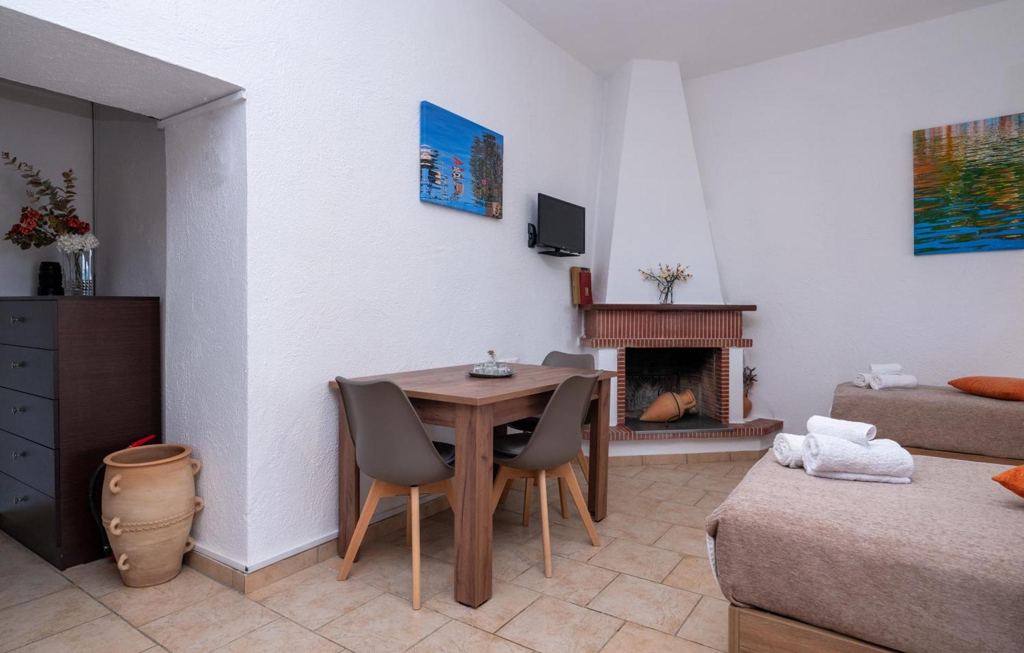 Atalanti Seaside Junior Suites Keratókambos Buitenkant foto