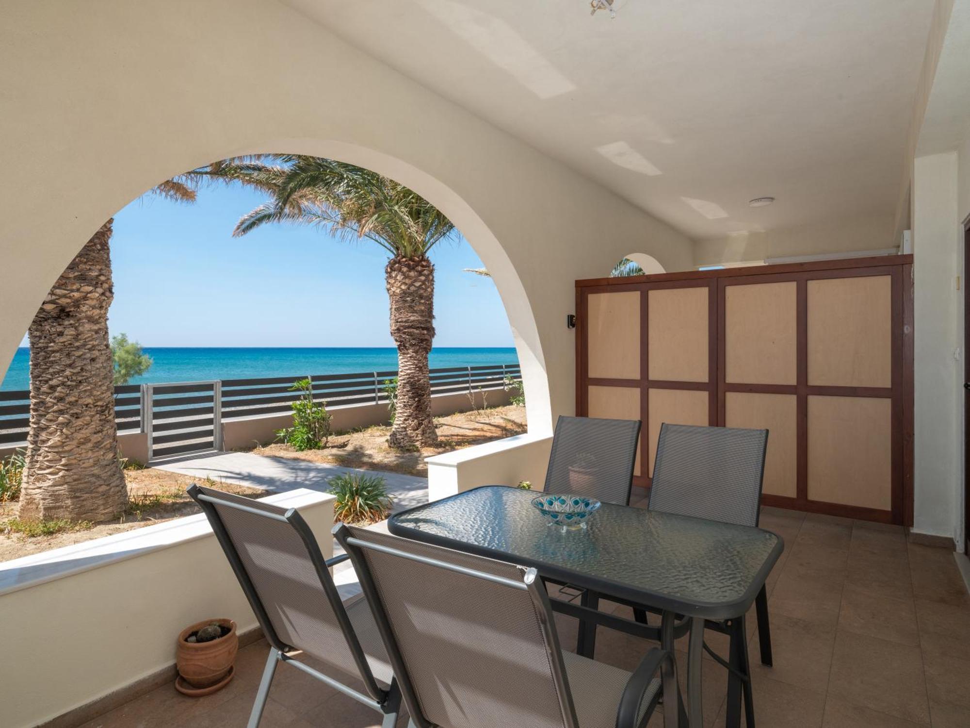 Atalanti Seaside Junior Suites Keratókambos Buitenkant foto